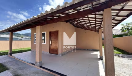 Casa em Condomínio no Caxito, 3 Quartos