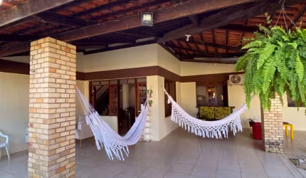 Casa à venda em Porto das Dunas, Eusébio - Vista para o mar, 5 quartos, vaga para 10 carros e excelente área de lazer