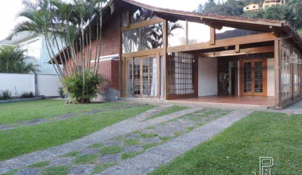 Casa à venda, 230 m² por R$ 2.500.000,00 - Carlos Guinle - Teresópolis/RJ