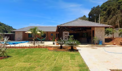 Casa à venda, 260 m² por R$ 850.000,00 - Campo Limpo - Teresópolis/RJ