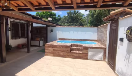 Encantadora Casa com 3 Dormitórios em Albuquerque - Oportunidade Imperdível por R$ 510.000