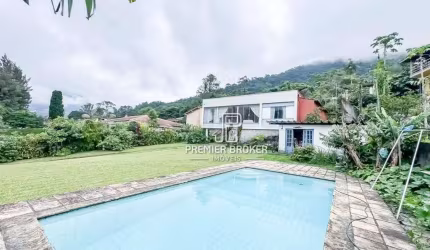 Casa com 3 dormitórios à venda, 160 m² por R$ 1.200.000,00 - Comary - Teresópolis/RJ