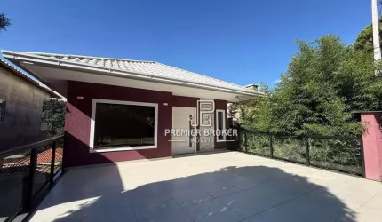 Casa com 3 dormitórios à venda, 150 m² por R$ 950.000,00 - Albuquerque - Teresópolis/RJ