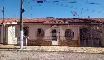 Casa com 6 dormitórios à venda, 200 m² por R$ 580.000,00 - Jardim Esplanada - Guaratinguetá/SP
