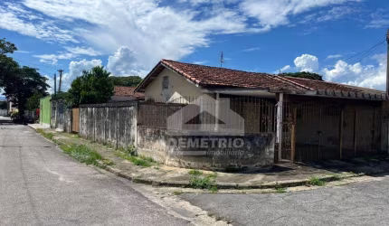Casa com 3 dormitórios à venda por R$ 270.000,00 - Parque Jaraguá - Taubaté/SP