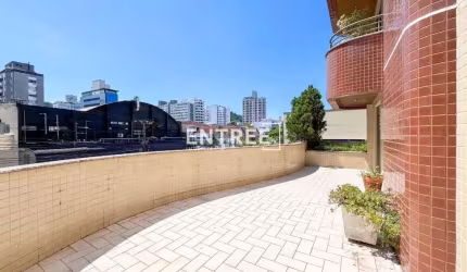 Apartamento 4 Quartos (sendo 1 Suíte) e 2 Vagas - Centro