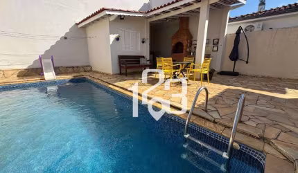 Casa com 3 dormitórios à venda, 209 m² por R$ 795.000,00 - Jardim Europa - Bragança Paulista/SP