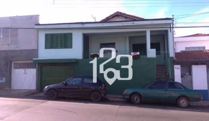 Casa com 4 dormitórios à venda, 270 m² por R$ 450.000 - Parque Brasil - Bragança Paulista/SP