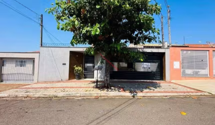 Casa com 3 quartos à venda no Jardim Pacaembu, Londrina  por R$ 680.000