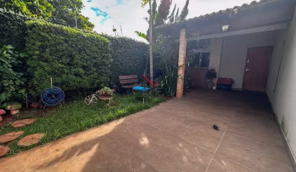 Casa com 3 quartos à venda no Colúmbia, Londrina  por R$ 410.000