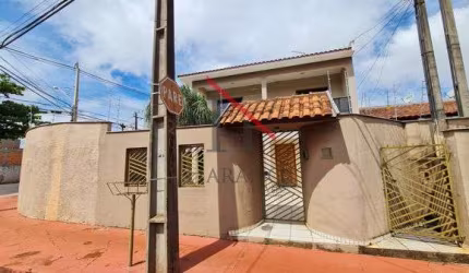 Casa com 4 quartos à venda no Jardim Graziela, Londrina  por R$ 850.000