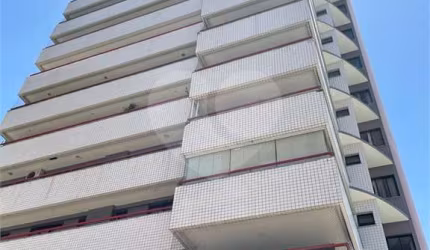 Apartamento com 3 quartos à venda em Patriolino Ribeiro - CE