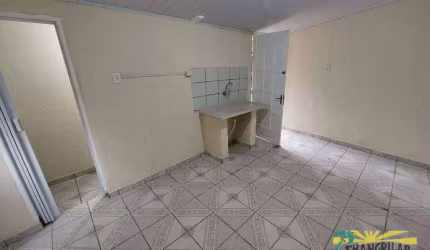 Casa para alugar, 30 m² por R$ 550,00/mês - Centro - Diadema/SP