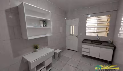 Casa com 1 dormitório para alugar, 40 m² por R$ 900,00/mês - Vila Santa Rita - Diadema/SP
