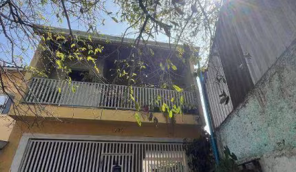 Sobrado com 4 dormitórios à venda, 195 m² por R$ 750.000,00 - Piraporinha - Diadema/SP