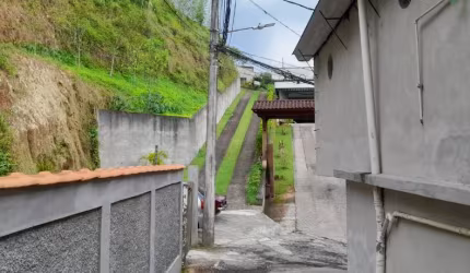 Casa à  venda no Bairro  Castrioto