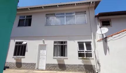Vende - se 2  casas  no Itamarati Petrópolis