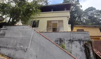 Vende-se casa na Castelanea
