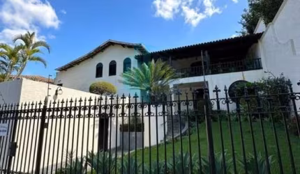 Casa para Venda em Ipatinga, Castelo, 5 dormitórios, 2 suítes, 3 banheiros, 4 vagas
