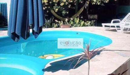Casa com piscina 3 Q e 1 suite - amplo quintal - paisagismo