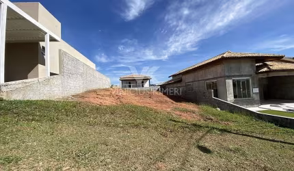 Terreno plano no Condomínio Terras de Atibaia - Atibaia