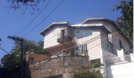 SOBRADO EM CONDOMÍNIO FECHADO  NO TREMEMBÉ DE ALTO PADRÃO COM 04 DORMITÓRIOS SEN