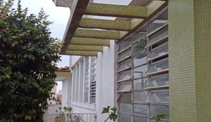 SOBRADO COM 03 DORMITÓRIOS MAIS 01 EDÍCULA E 02 VAGAS DE GARAGEM  (EXCELENTE PAR