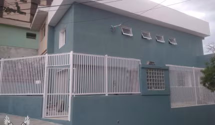 SOBRADO NO JARDIM SÃO PAULO 03 DORMITÓRIOS SENDO 02 SUÍTES E 02 VAGAS DE GARAGEM