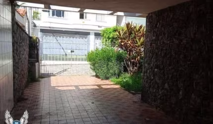 SOBRADO NA VILA ALBERTINA COM 03 DORMITÓRIOS E PISCINA