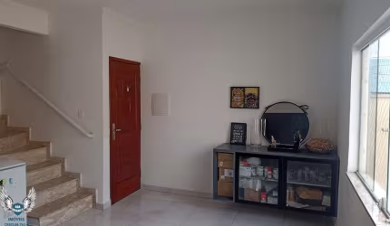 SOBRADO NA PARADA INGLESA (RUA SEM SAÍDA) COM 03 DORMITÓRIOS SENDO 01 SUÍTE E 3