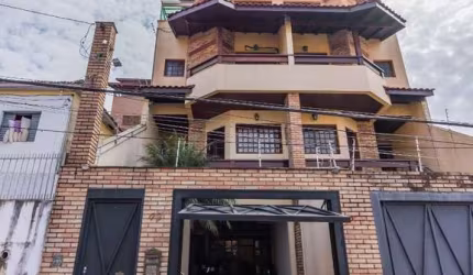 IMÓVEL DE ALTO PADRÃO 3 DORMITÓRIOS SENDO 2 SUÍTES, QUARTO EMPREGADO, SALÃO DE F