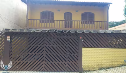 SOBRADO COM PISCINA NO IMIRIM POSSUI 04 DORMITÓRIOS SENDO 01 SUÍTE E 02 VAGAS DE