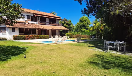 Uma casa com alma no coração da Barra – 4 quartos, 2 suítes, amplo terreno