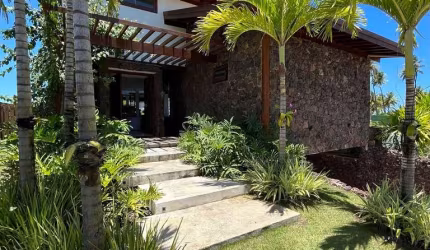 Casa Alto Padrão em Condomínio