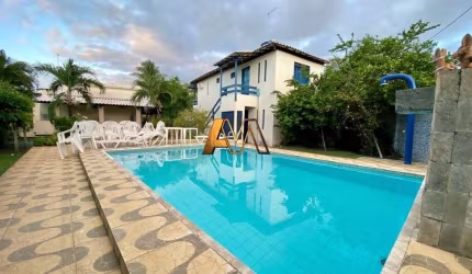 CASA FRENTE MAR 6/4 SENDO 5 SUÍTES EM GUARAJUBA