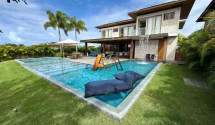 CASA 7 SUÍTES NA PRAIA DO FORTE - PORTEIRA FECHADA