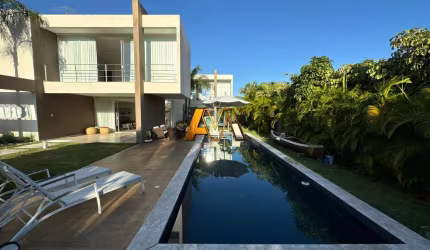 CASA COM 4 SUÍTES EM CATU DE ABRANTES