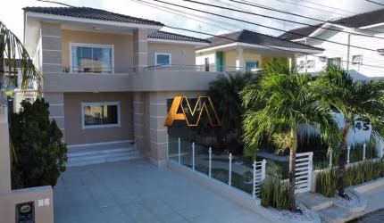 CASA 5 SUÍTES EM LAURO DE FREITAS - PORTEIRA FECHADA