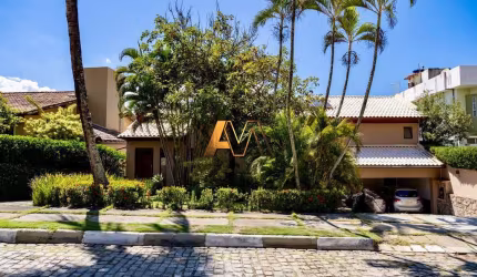 Casa à venda no bairro Pituaçu - Salvador/BA
