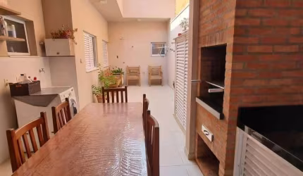 CASA TÉRREA JD SABIÁS 2 SUÍTES