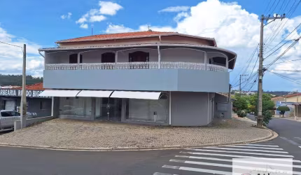 SALÃO COMERCIAL COM CASA EM CIMA