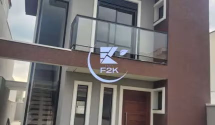 Novo sobrado à venda com 3 dormitórios