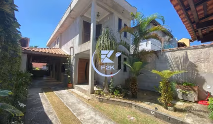 Sobrado com 2 suítes, espaço gourmet e edícula nos fundos