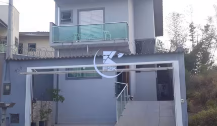 Excelente sobrado à venda com 3 dorms, sendo 1 suíte e área gourmet