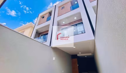 Casa à venda na Penha de França, São Paulo-SP: 3 quartos, 1 suíte, 1 sala, 3 banheiros, 3 vagas de garagem, 140m².