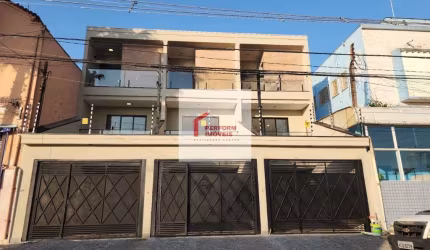 Sobrado frontal á venda com 3 dormitórios na Penha de França/SP.