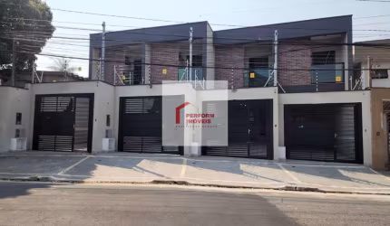 Sobrados Frontais com 3 dormitórios á venda no bairro Vila Guilhermina / SP.