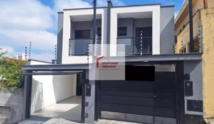 Casa à venda na Penha de França, São Paulo-SP: 3 quartos, 1 suíte, 1 sala, 2 banheiros, 2 vagas, 106m²!