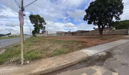 Área de 1200 m² para alugar por R$ 3.500/mensais no Setor Mansões Paraíso - Aparecida de Goiânia