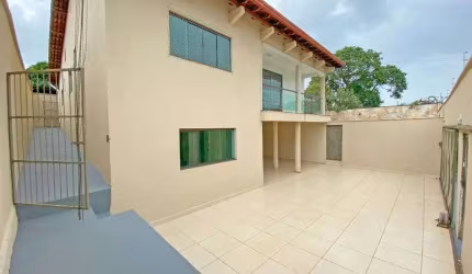 Sobrado de 365 m² com 04 quartos à venda por R$ 1.350.000,00 no Setor Vila Osvaldo Rosa - Goiânia/GO